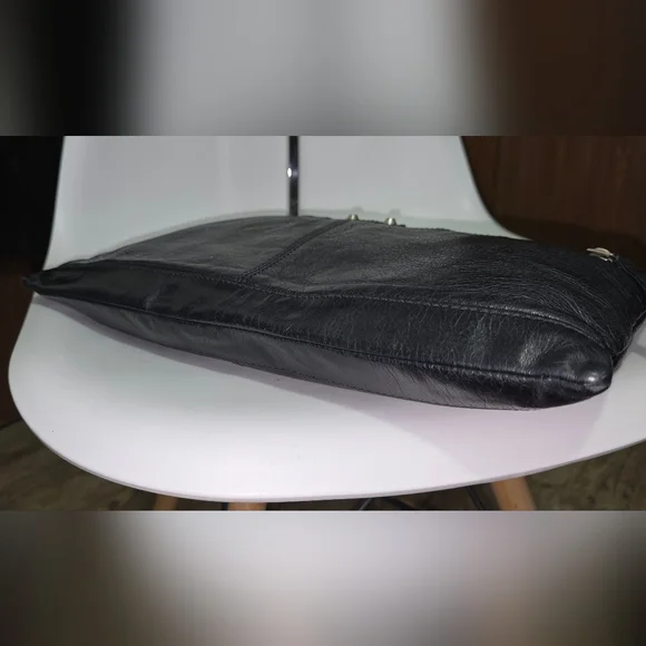 ××× SOLD ××× Balenciaga Classic Clip Clutch - Picture 5 of 15